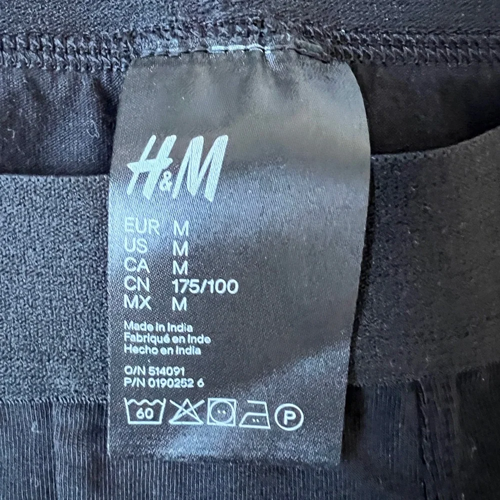H&M black boxer briefs cotton men's M and Wigwam wool blend crew socks Grey L